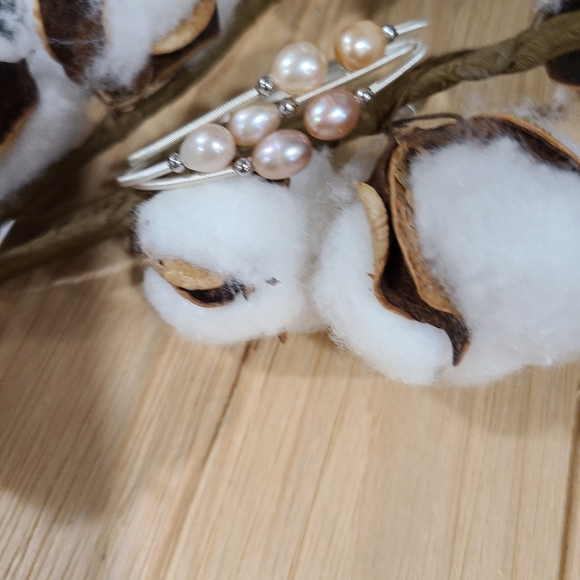 🩶🩷NEW🩶🩷 STUNNING!! Wire Wrapped Cotton Candy Freshwater Pearls in SILVER - Picture 5 of 11